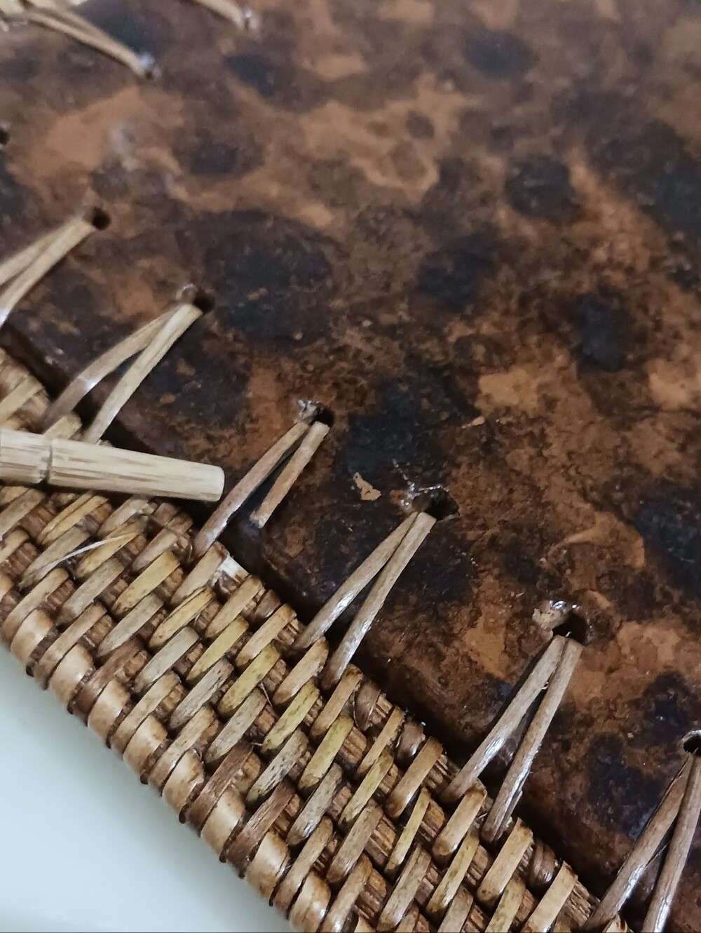 Pier 1 Imports LOT Amberina Ombre Wine Glasses & Terra Cotta Rattan Trivet Retro - Picture 16 of 16